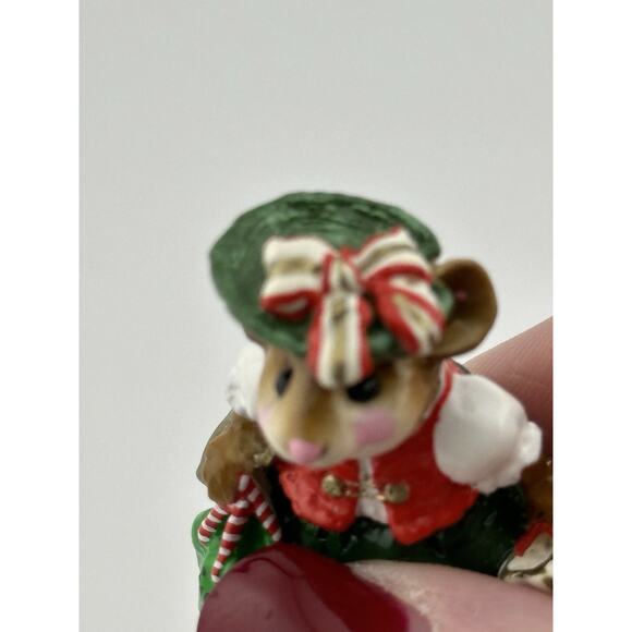 Wee Forest Folks "Mall Mom" Christmas Edition M-264 2001 AP Retired - Picture 6 of 9
